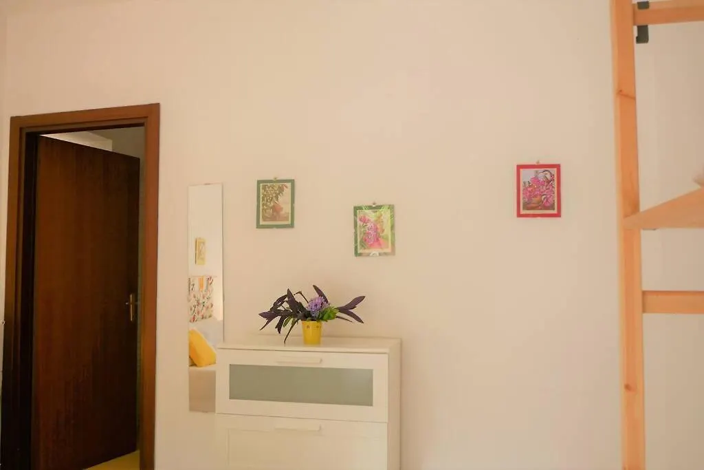 House With Garden And Parking Space In Mergellina Naples 0*,