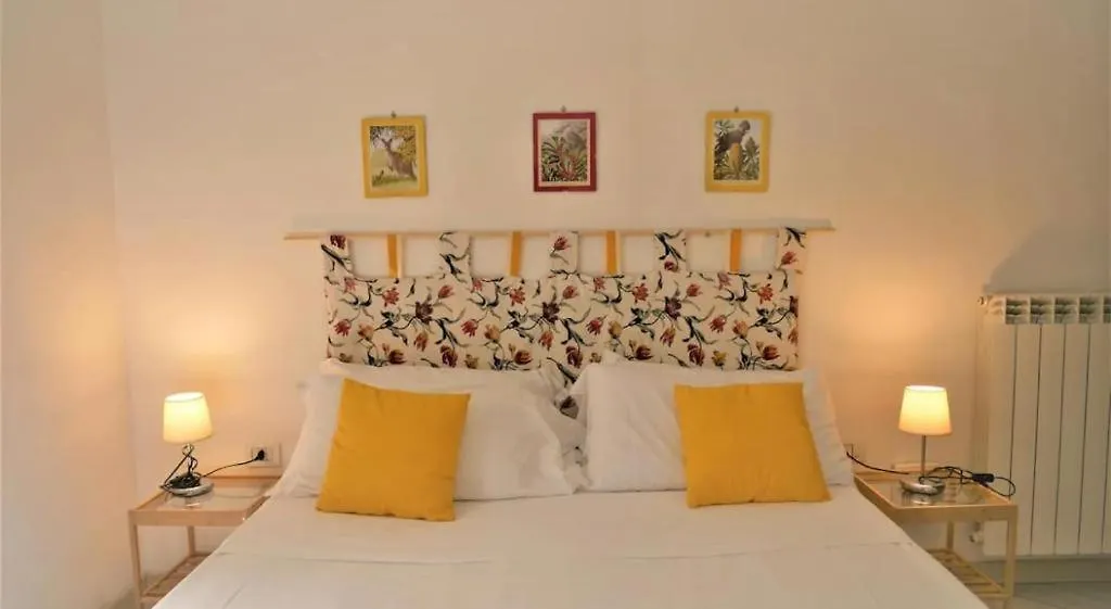Apartment House With Garden And Parking Space In Mergellina Naples