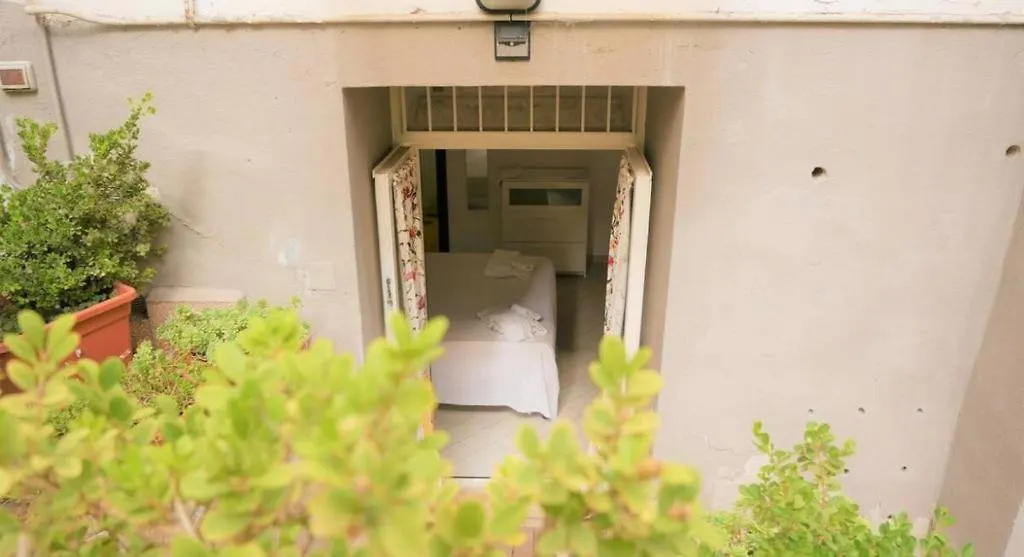Apartment House With Garden And Parking Space In Mergellina Naples Italy